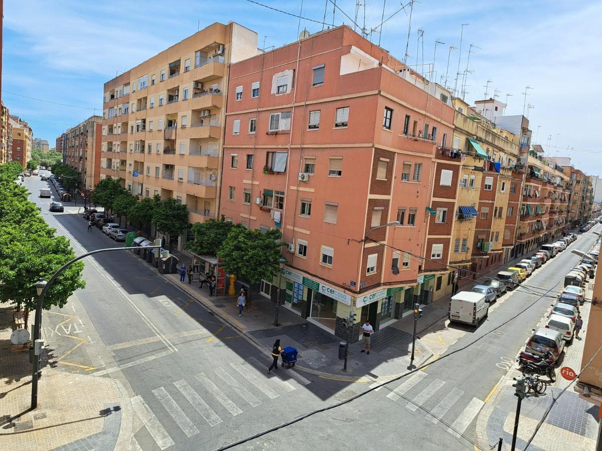 Full Equipped And Comfortable Apartment With Wifi 瓦伦西亚 外观 照片